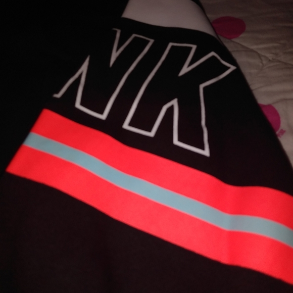 **SOLD ON Ⓜ️**M Neon Hoodie - Picture 4 of 5